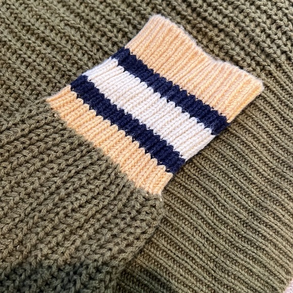 Sweater - Picture 7 of 10